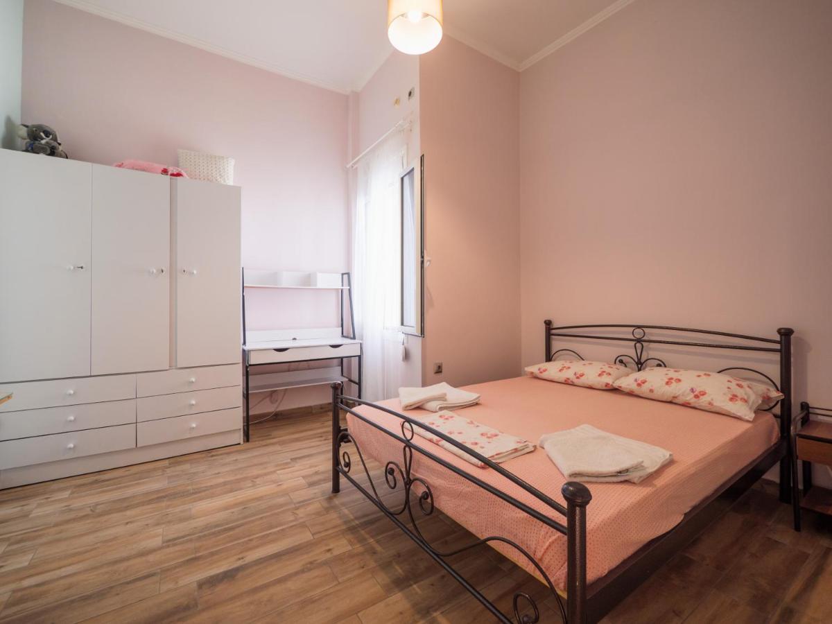 Kellys Cozy One Bedroom House Next To The Beach Ikonomianika 外观 照片