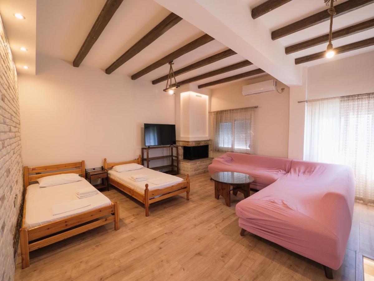 Kellys Cozy One Bedroom House Next To The Beach Ikonomianika 外观 照片