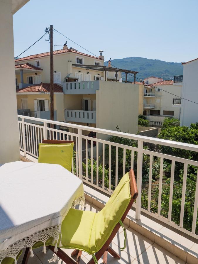 Kellys Cozy One Bedroom House Next To The Beach Ikonomianika 外观 照片